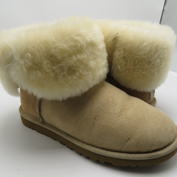 UGG Bailey Button II size: 6 - Picture 2 of 7
